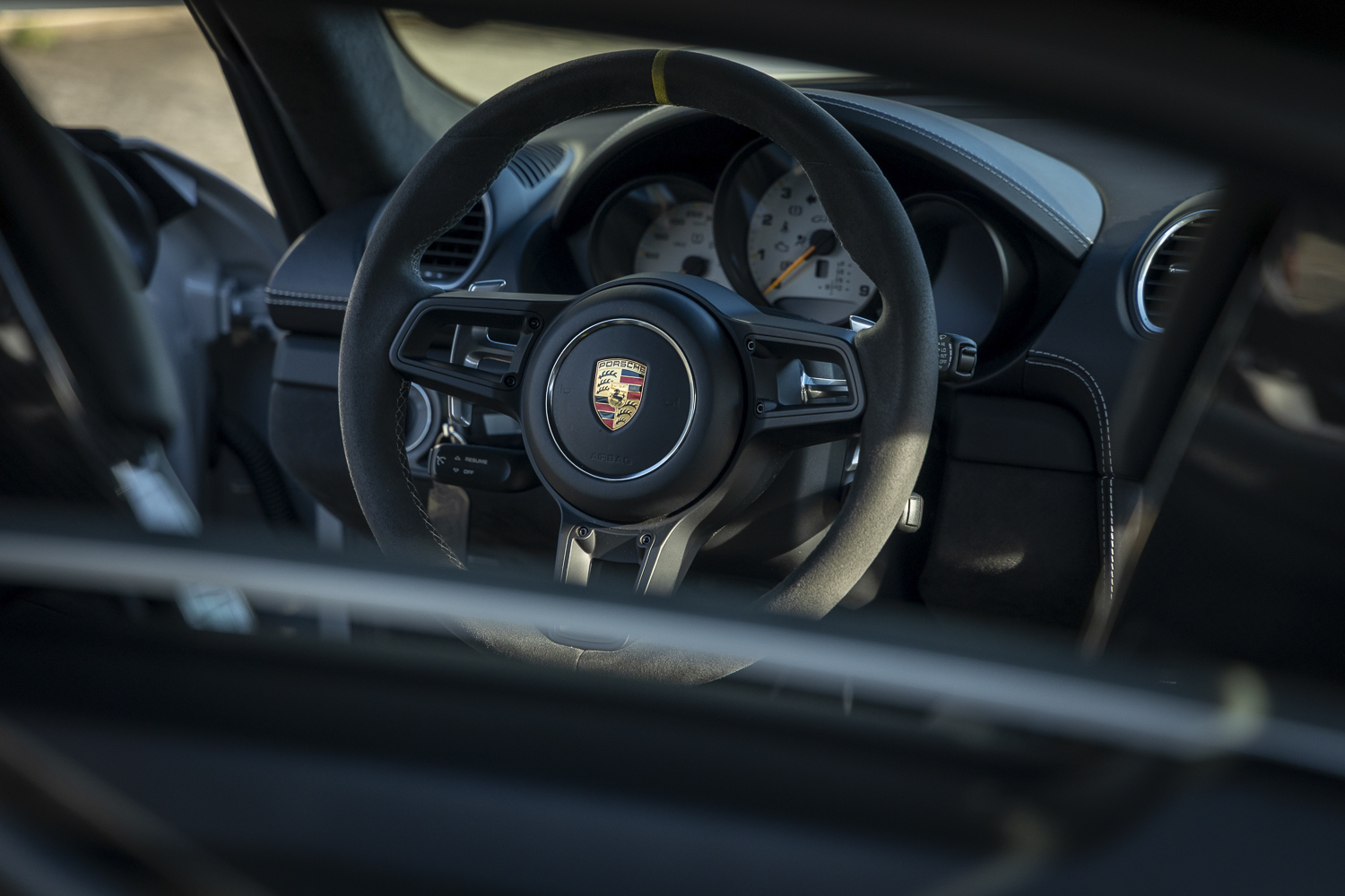 Porsche Cayman GT4 718 TDS - Image 10