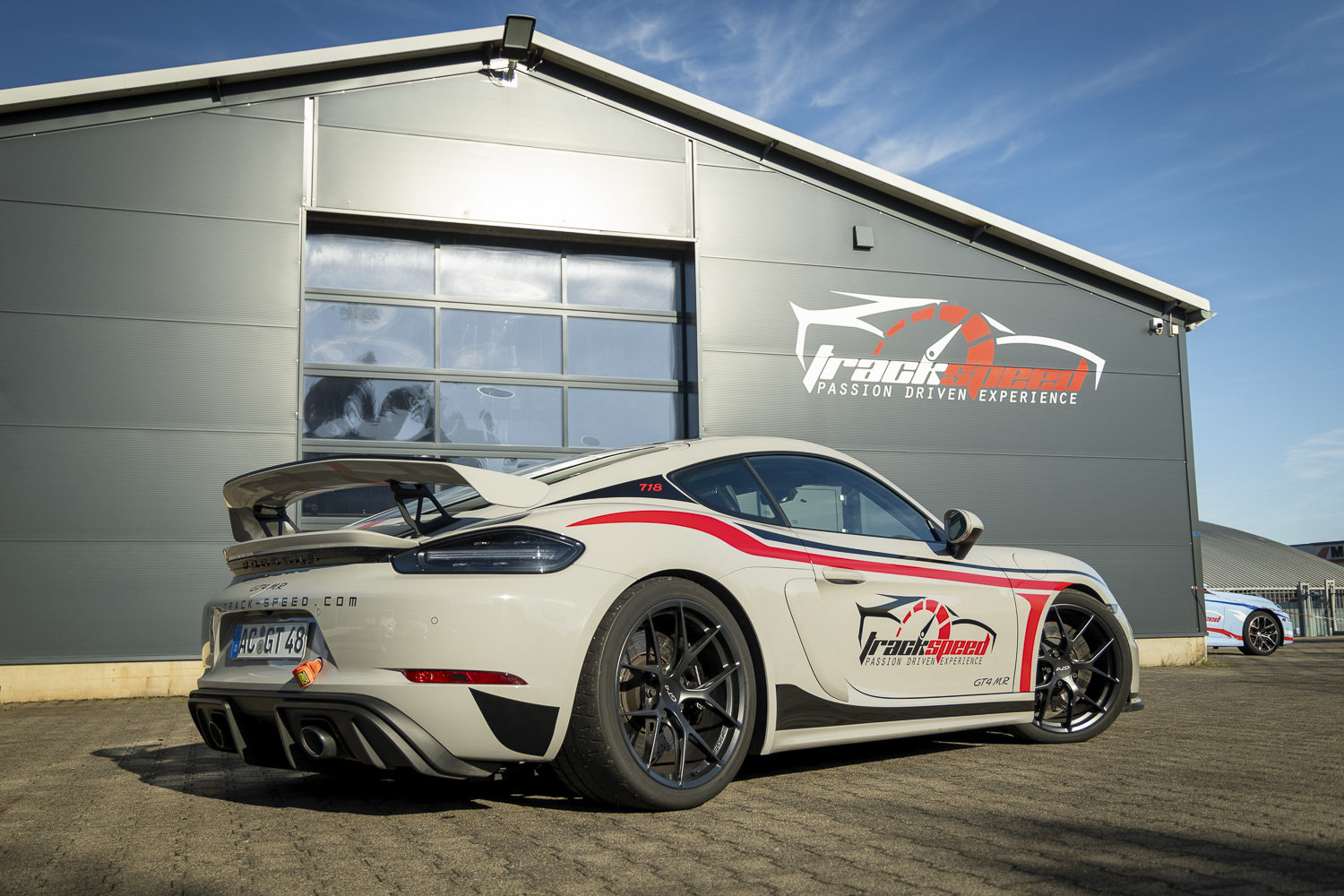 Porsche Cayman GT4 718 TDS - Image 2