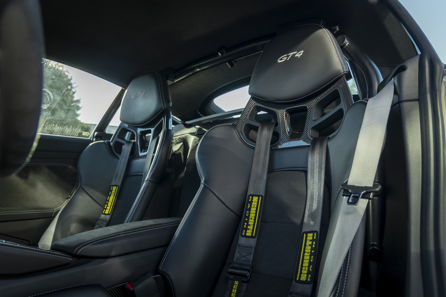 Porsche Cayman GT4 718 TDS - Image 11
